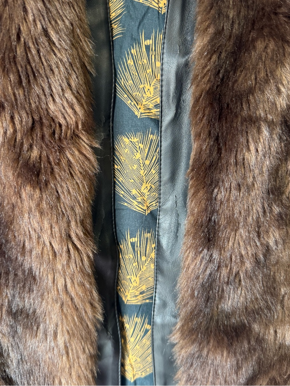 Sanctuary Dark Brown Faux Fur Open Front Vest with Patterned Lining Women’s S - Picture 4 of 4